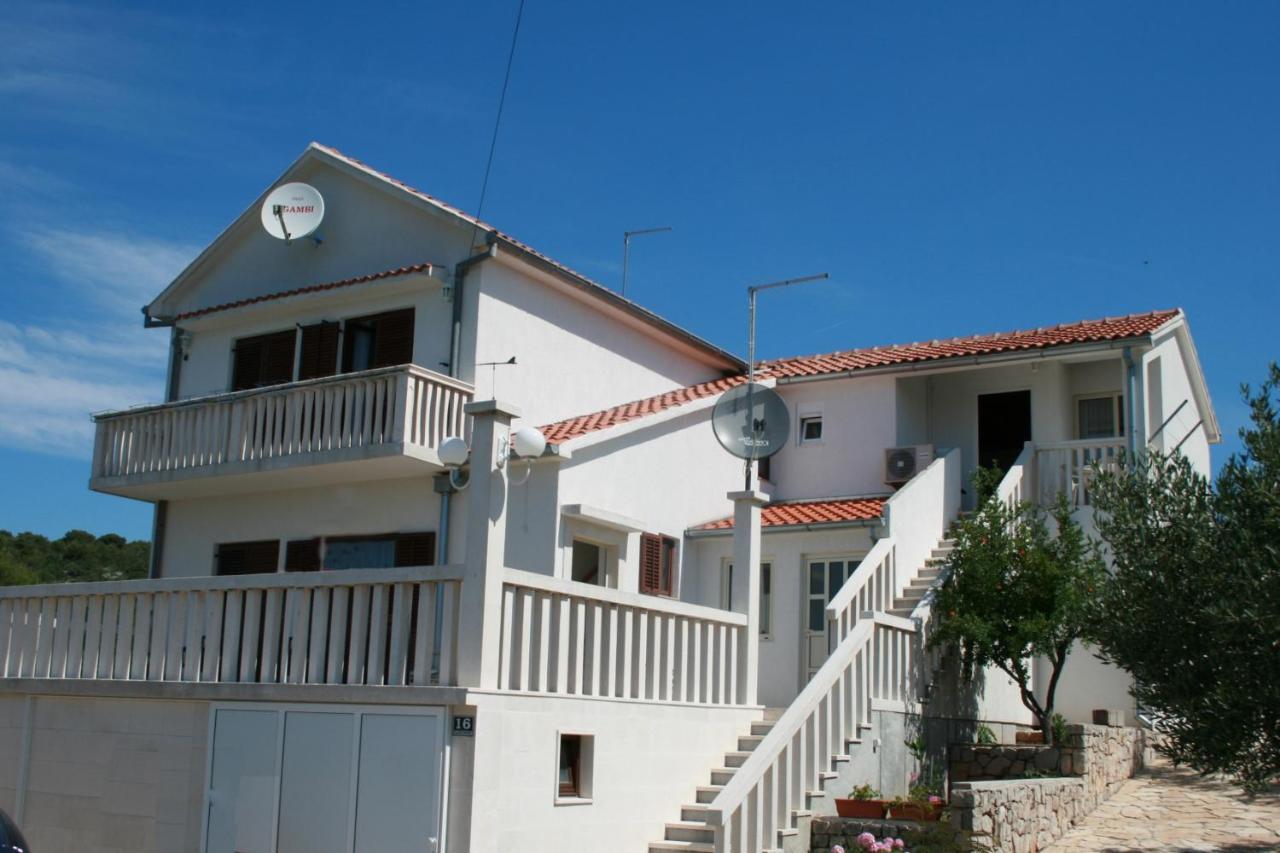 Apartments With A Parking Space Jezera, Murter - 5079 Luaran gambar