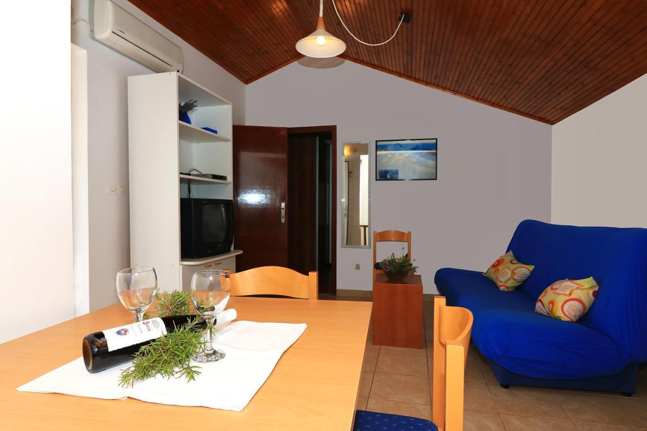 Apartments With A Parking Space Jezera, Murter - 5079 Luaran gambar
