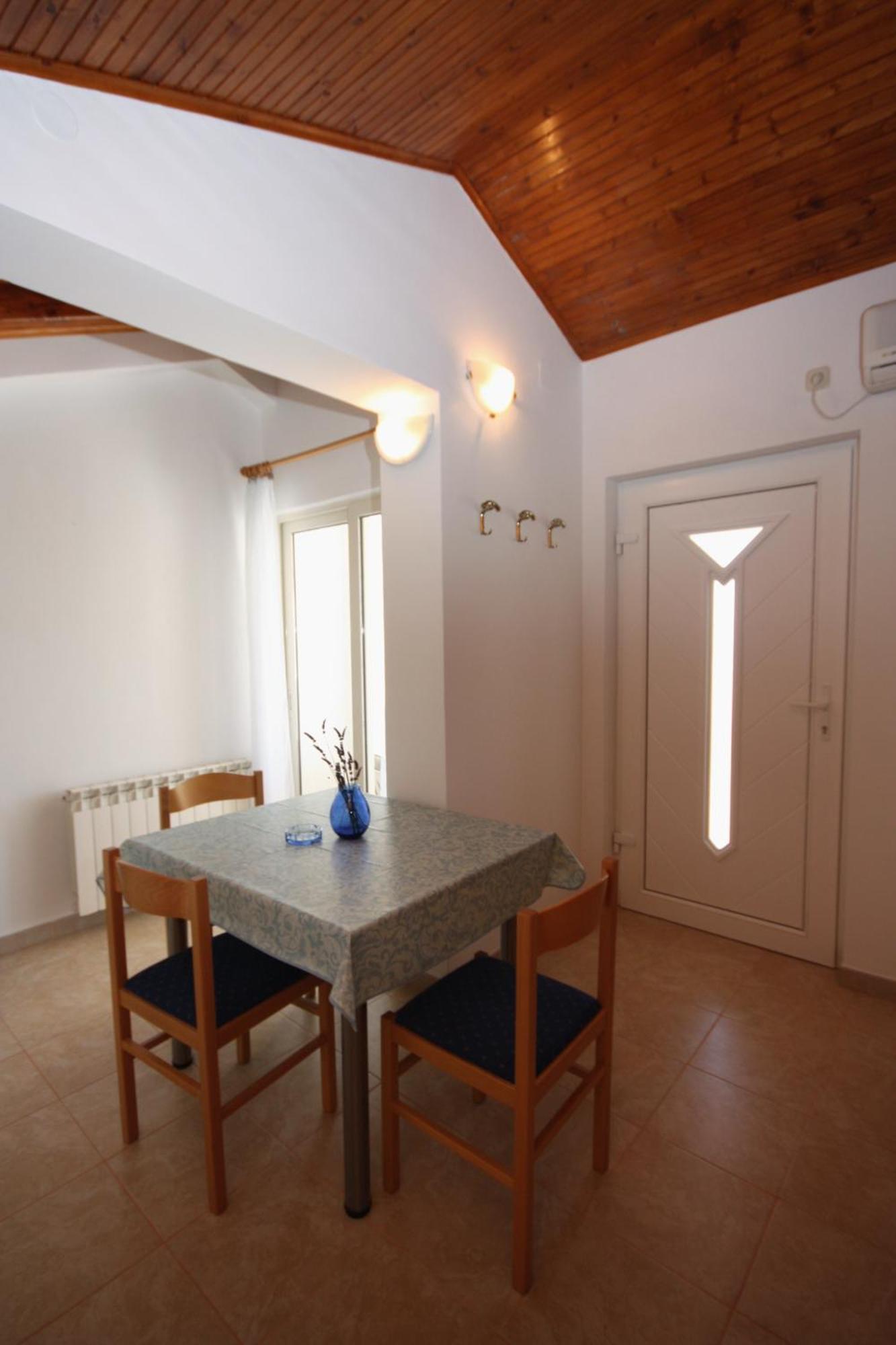 Apartments With A Parking Space Jezera, Murter - 5079 Bilik gambar