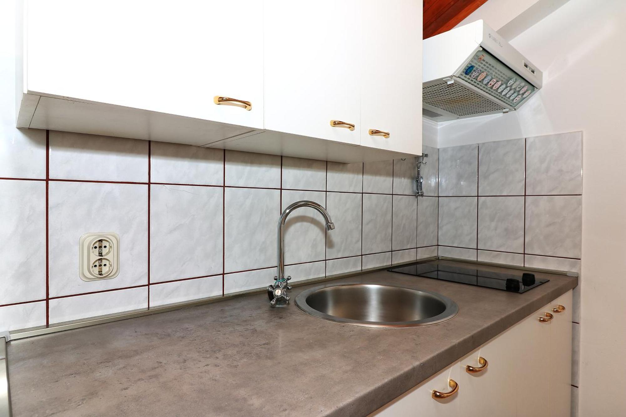 Apartments With A Parking Space Jezera, Murter - 5079 Bilik gambar